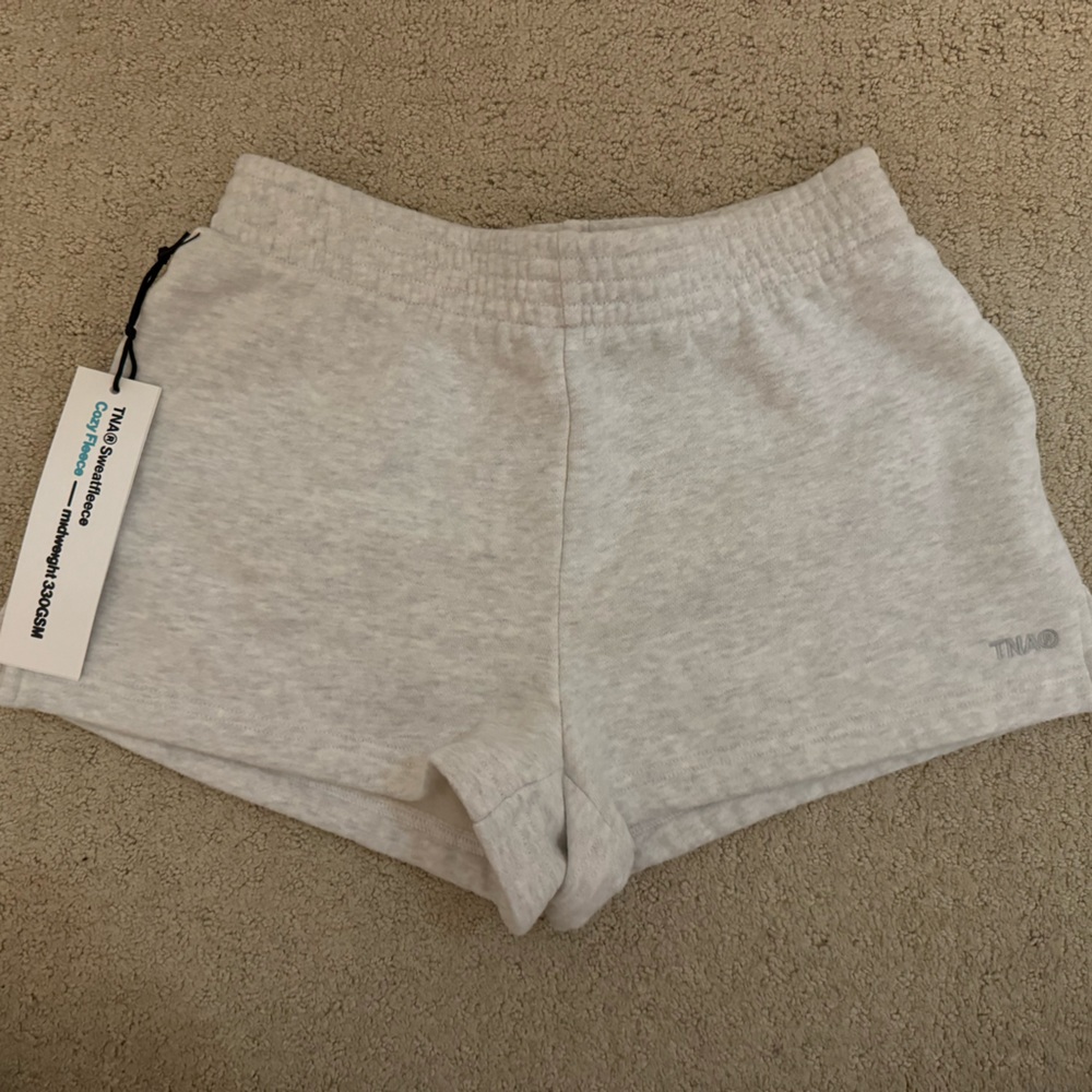 NWT Aritzia TNA Cozy Fleece Perfect 2” Sweatshort - XS